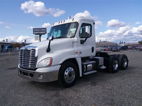 Check photos and current bid status. . Freightliner lincoln ne